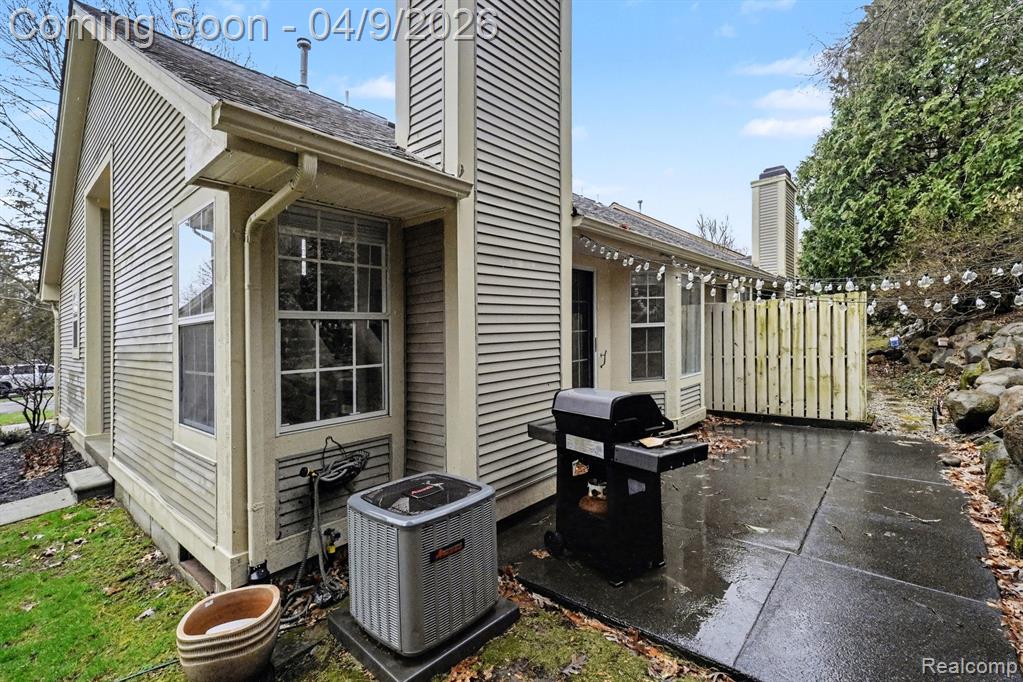858 Whisperwood Trail, Fenton, MI 48430 — Photo 28