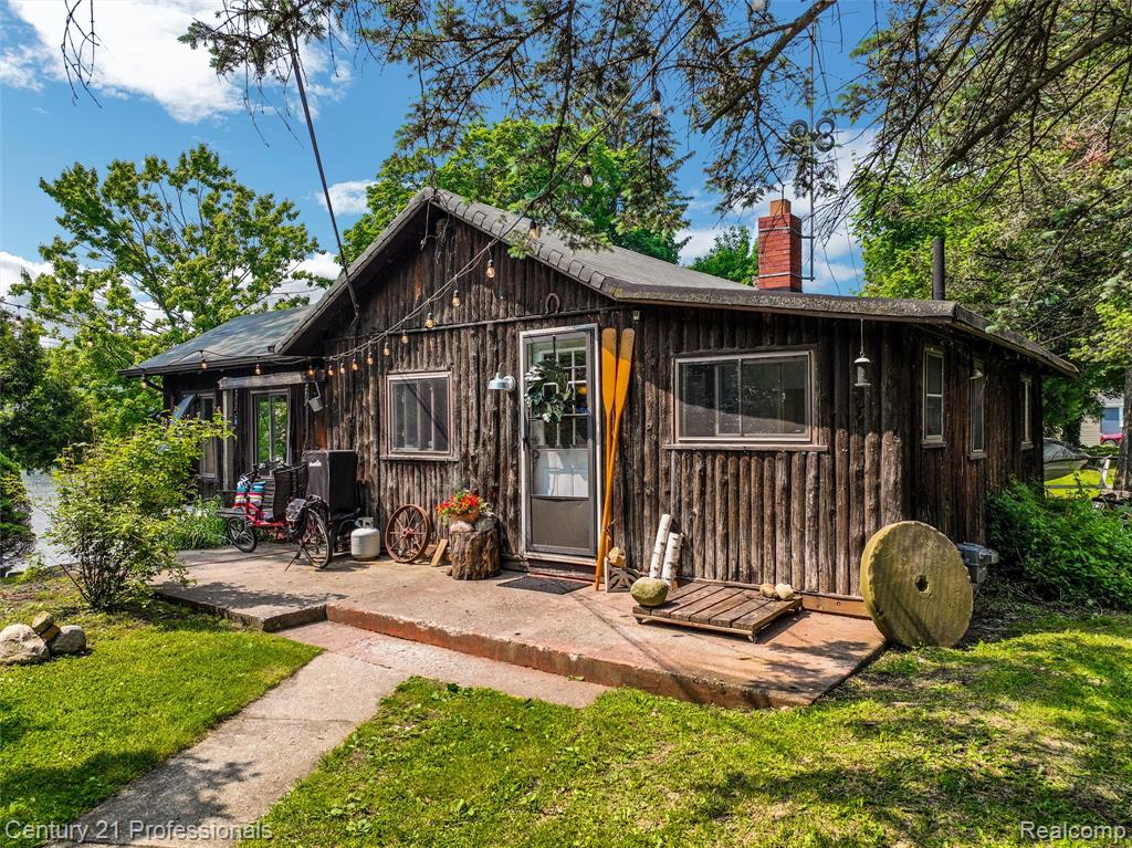 9233 Evee Road, Clarkston, MI 48348 — Photo 9