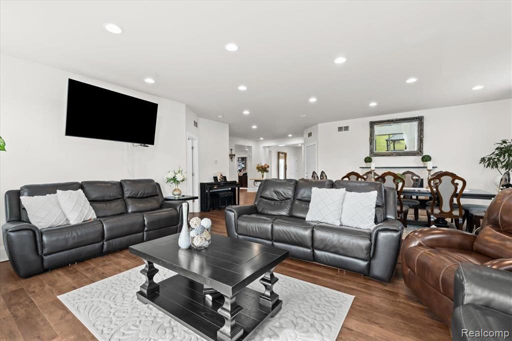 4075 BARR Road, Canton, MI 48188 — Photo 16