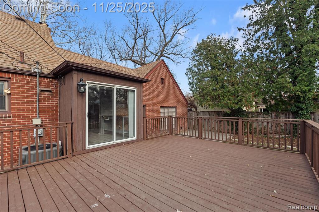 13111 Nadine Avenue, Huntington Woods, MI — Photo 33