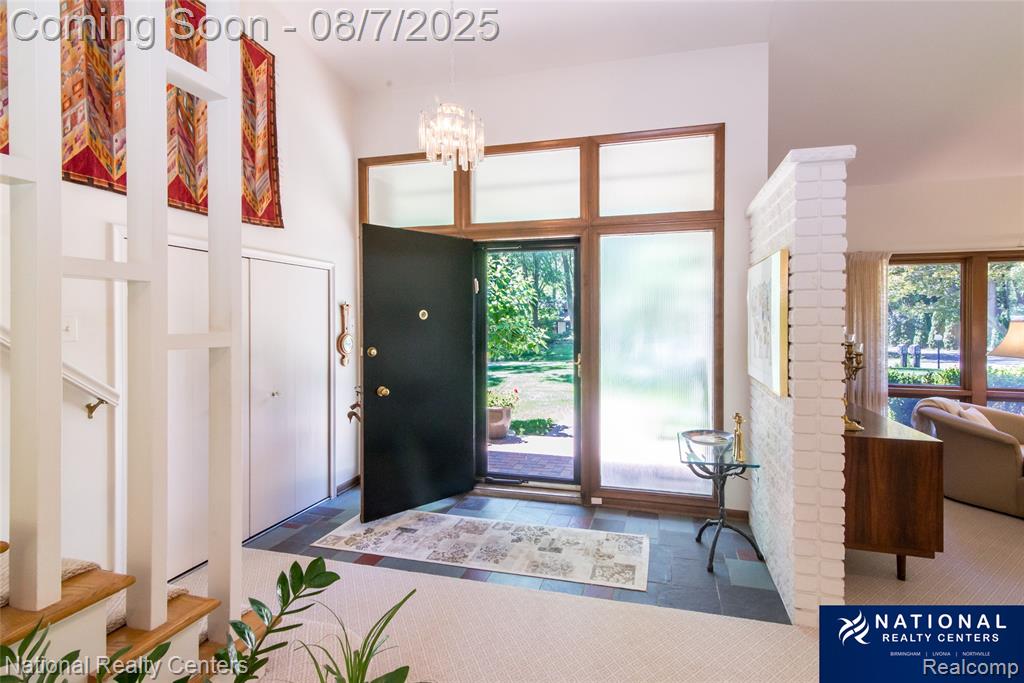 4933 Malibu Drive, Bloomfield Hills, MI 48302 — Photo 21
