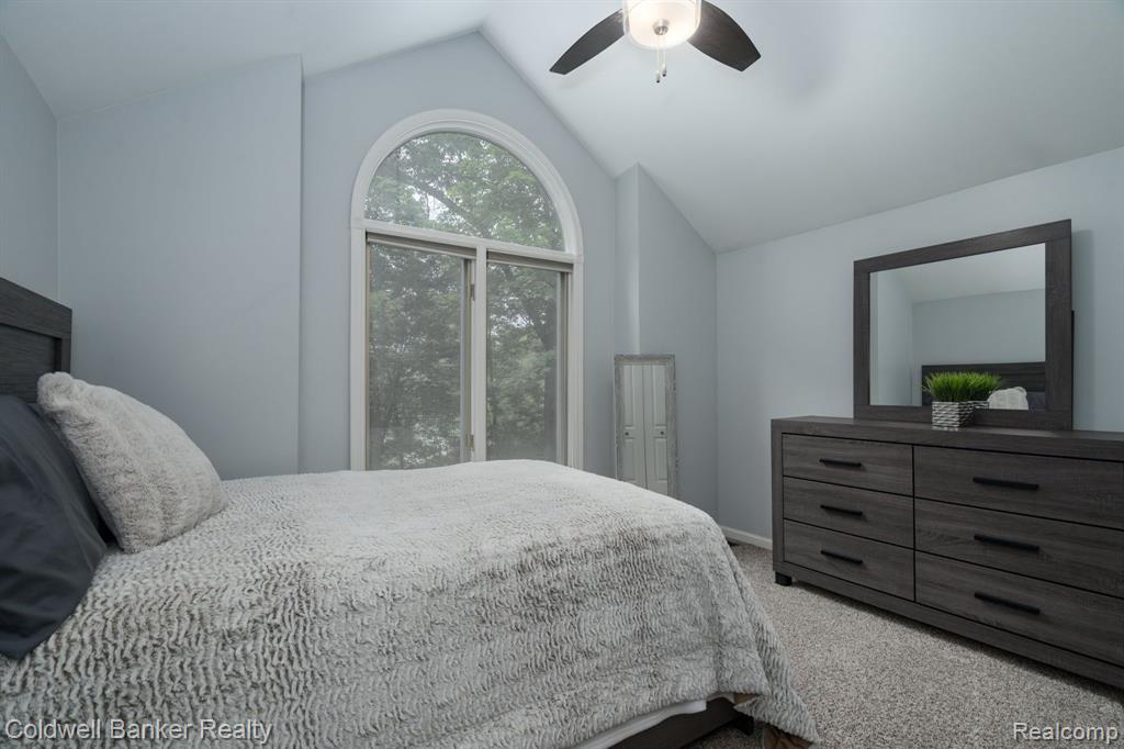 8673 Mohican Dr, Clarkston, MI 48348 — Photo 16