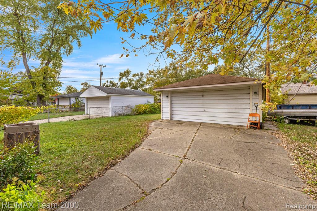 5622 Campbell Street, Dearborn Heights, MI 48125 — Photo 29