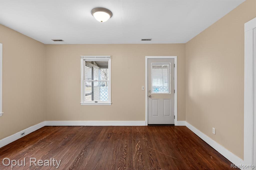 522 E Cavanaugh Road, Lansing, MI 48910 — Photo 9