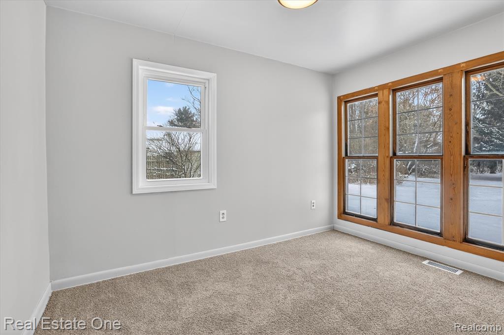 3267 Mills Acres Street, Flint, MI 48506 — Photo 18