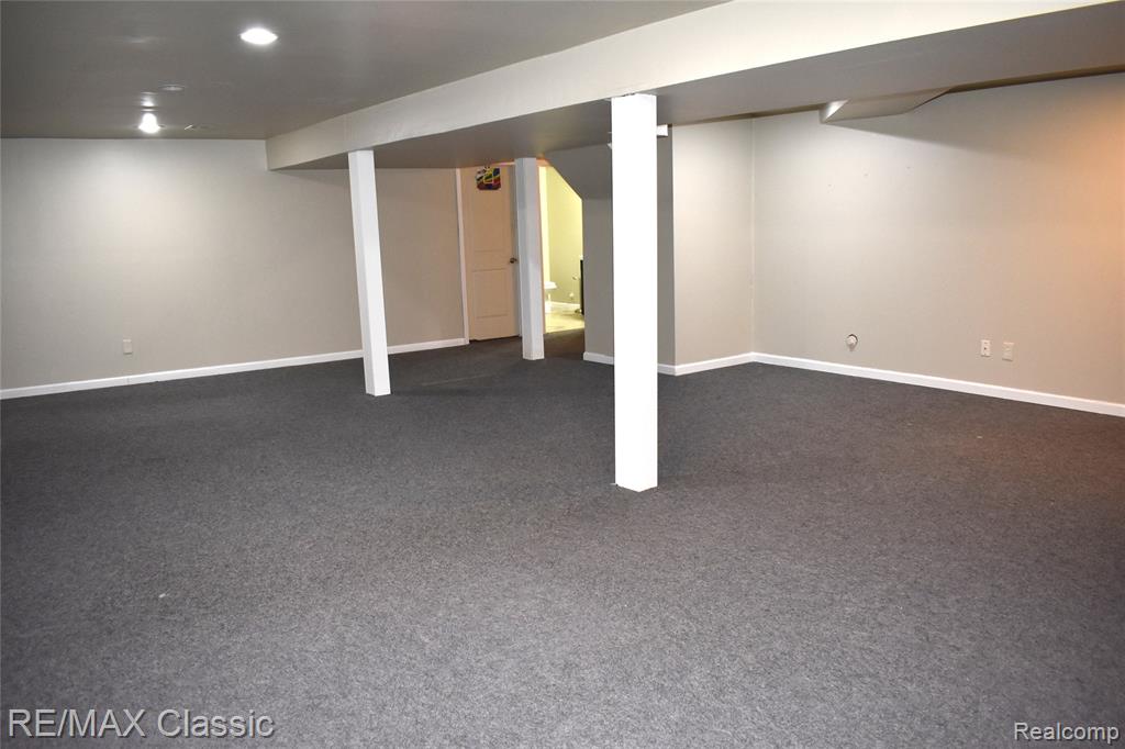 7901 Lawrence, West Bloomfield, MI — Photo 33