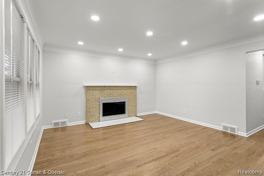 7296 KINGSBURY STREET, Dearborn Heights, MI 48127 — Photo 3