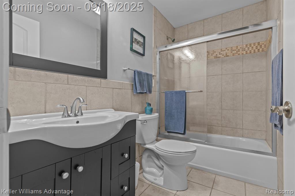 4921 Whitlow Court, Commerce Twp, MI 48382 — Photo 18