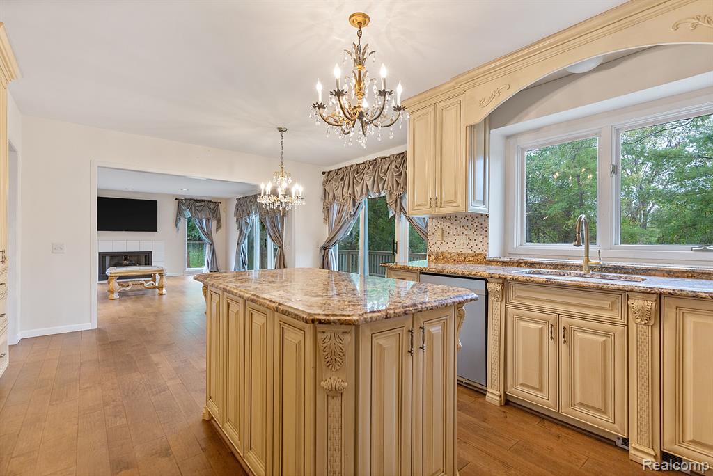 6786 TORYBROOKE Circle, West Bloomfield, MI 48323 — Photo 16