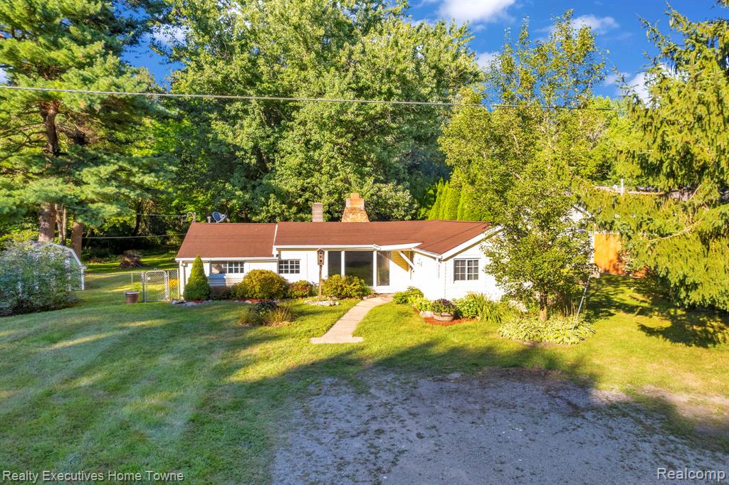 4188 Pine Grove Avenue, Fort Gratiot, MI 48059 — front exterior