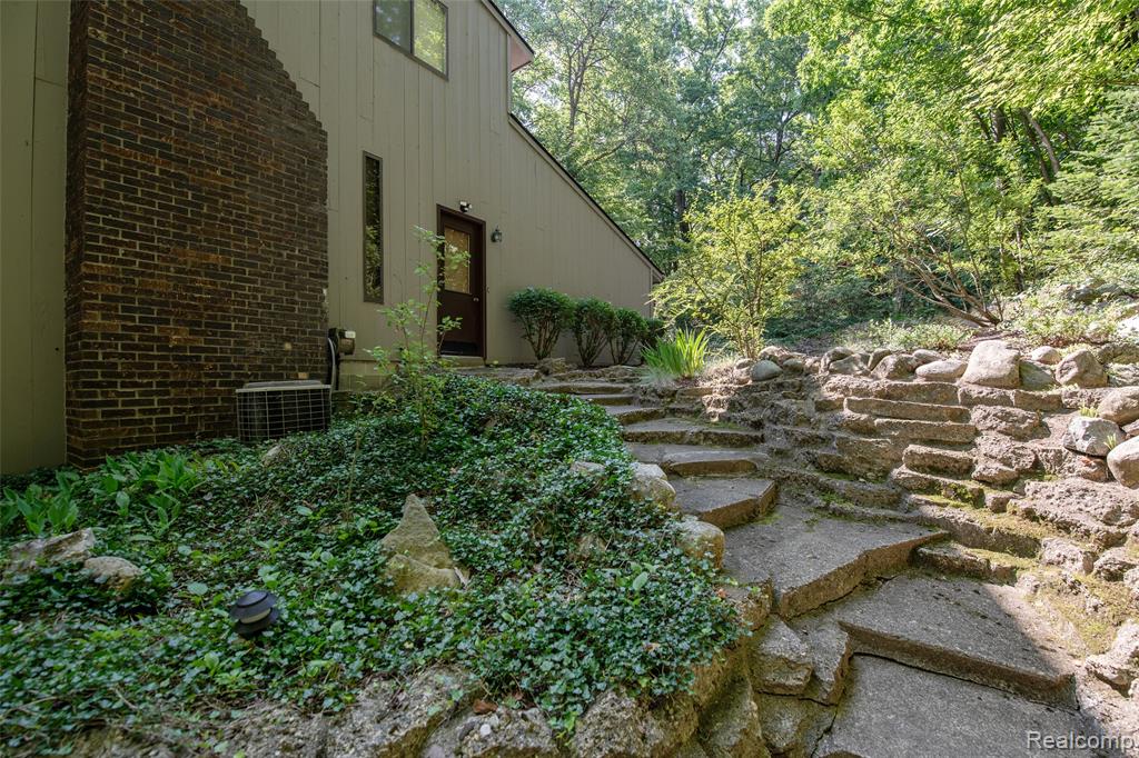 8878 Minne Wanna Road, Independence, MI 48348 — Photo 19