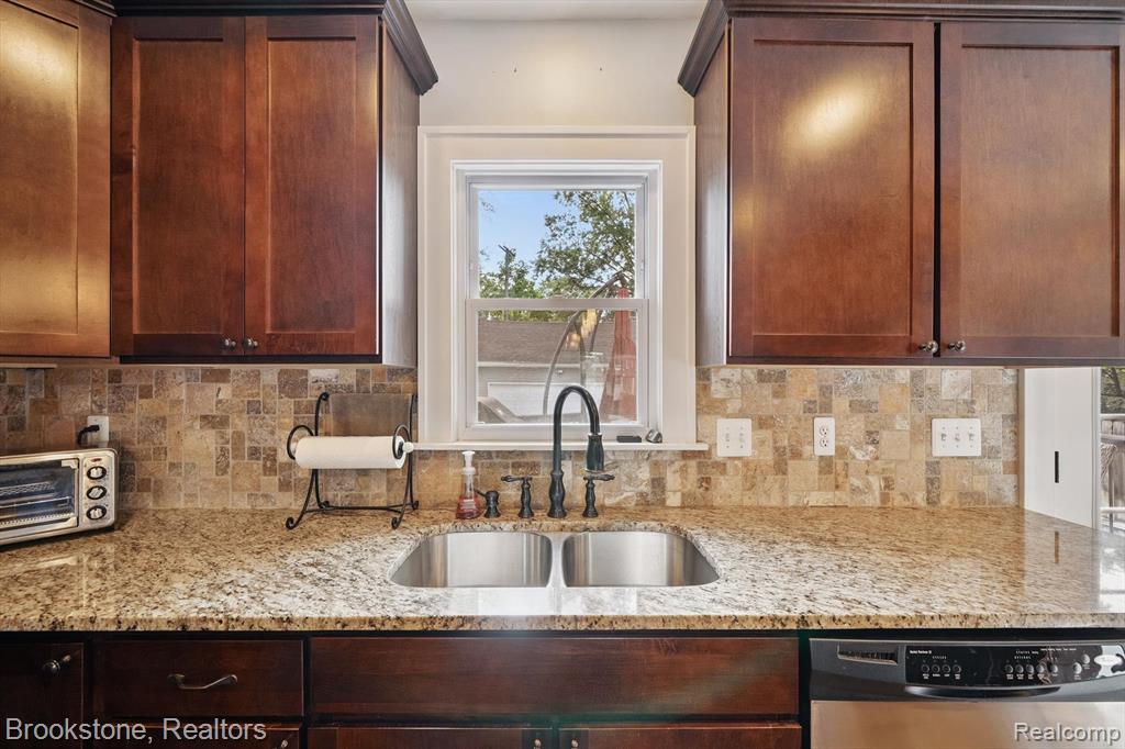 718 Irving Avenue, Royal Oak, MI 48067 — Photo 20