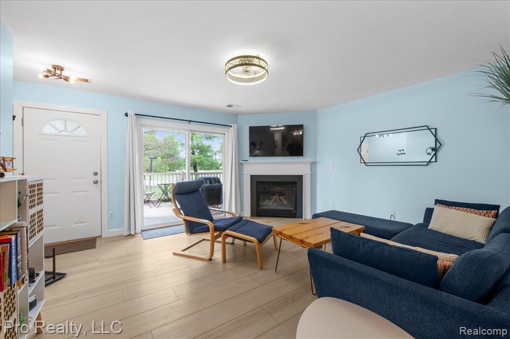 426 Marigold Circle, Westland, MI — Photo 5