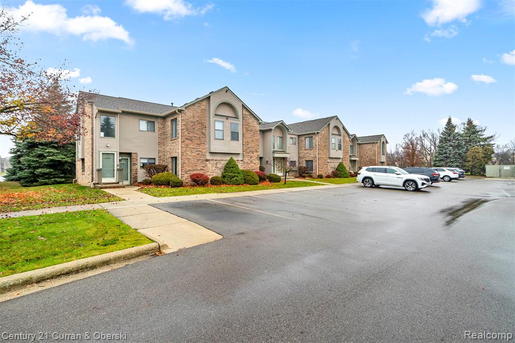 42580 Lilley Pointe Drive, Canton, MI 48187 — Photo 18