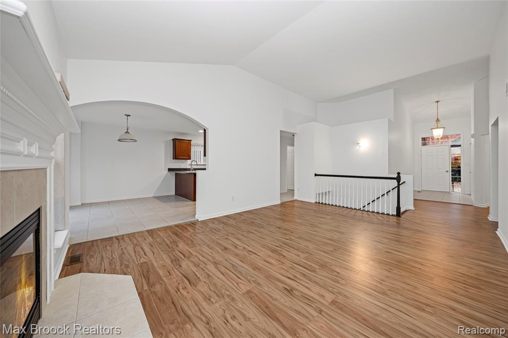4852 Burberry Drive, Warren, MI 48092 — Photo 10