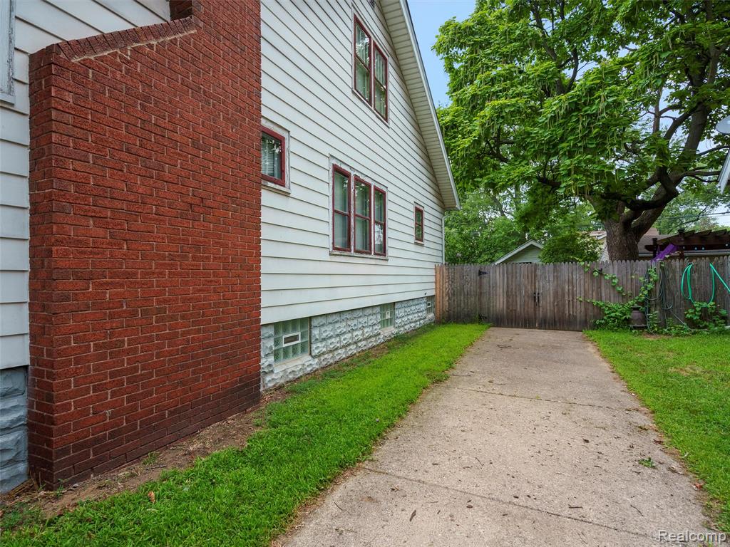 816 Pearson Street, Ferndale, MI 48220 — Photo 19