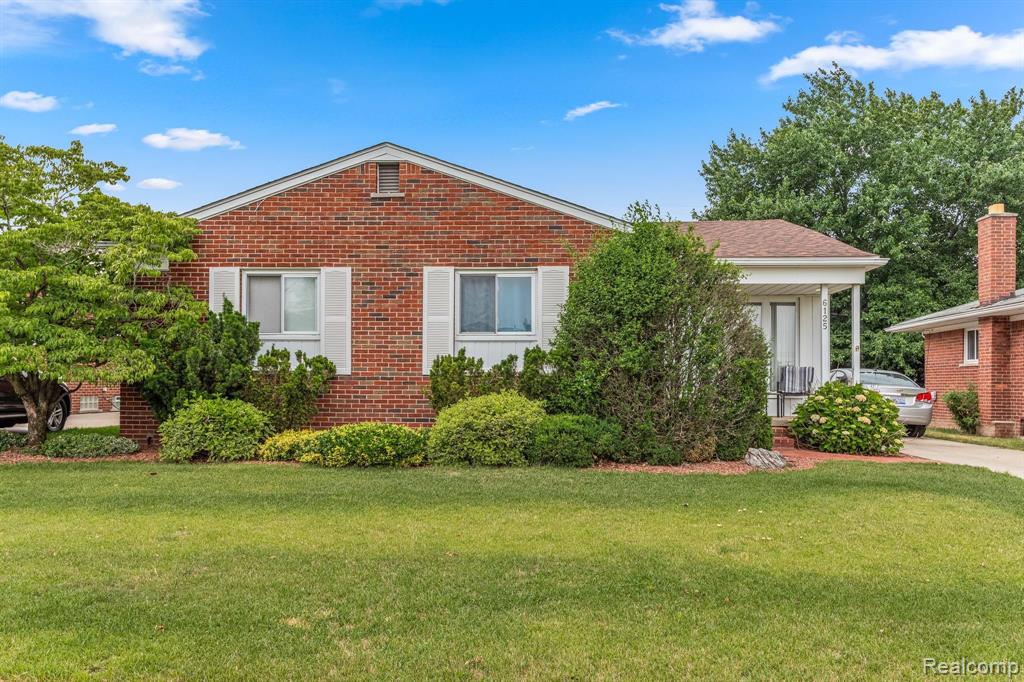 6125 ARDMORE, Dearborn Heights, MI 48127 — front exterior