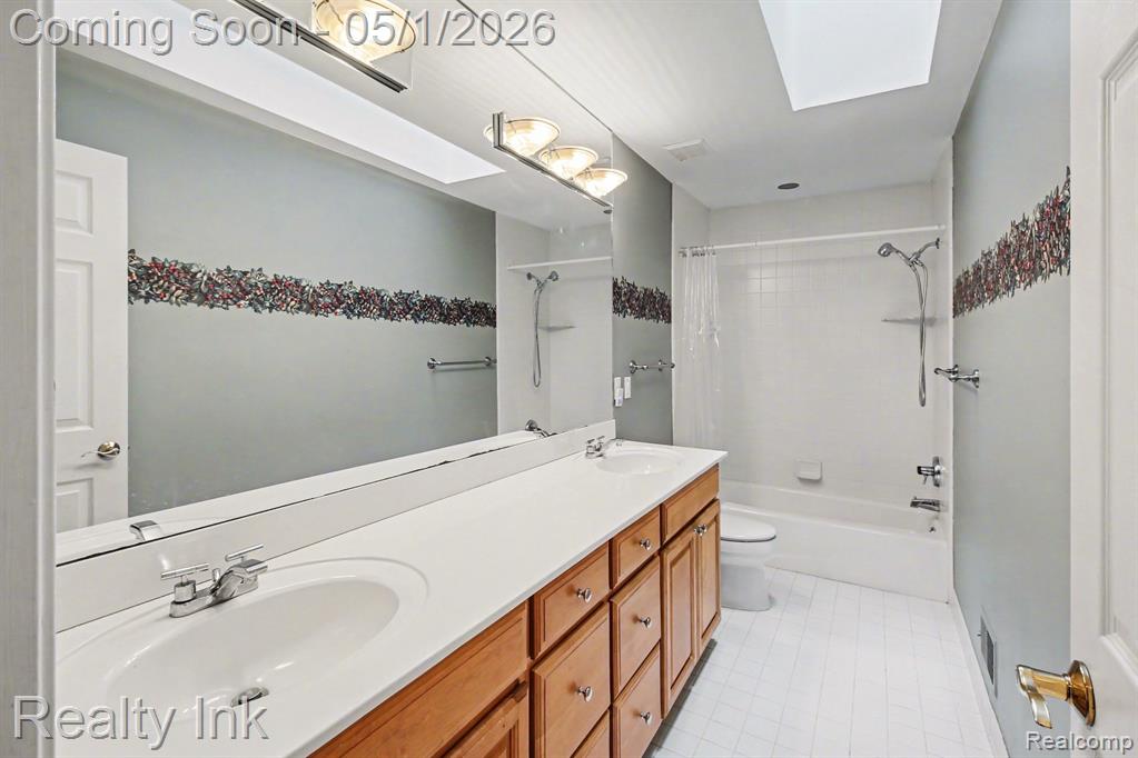 4927 Nature View Court, Howell, MI 48843 — Photo 14