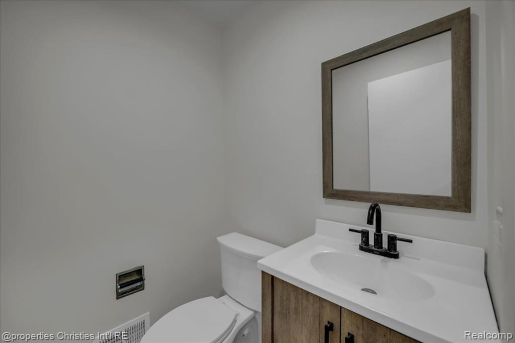 4970 Hardwoods Drive, West Bloomfield, MI 48323 — Photo 19