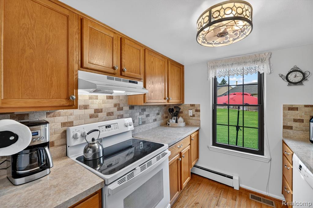 10044 Arlington Circle, 145, South Lyon, MI 48178 — Photo 4
