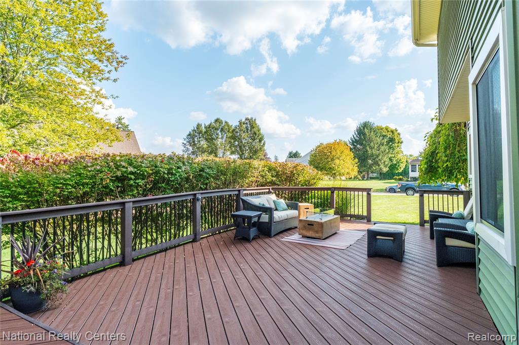 9859 Aylebury Drive, South Lyon, MI 48178 — Photo 10