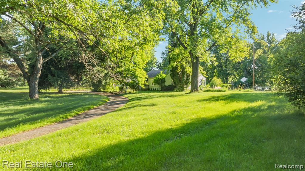 9585 N Eston Road, Clarkston, MI 48348 — Photo 56