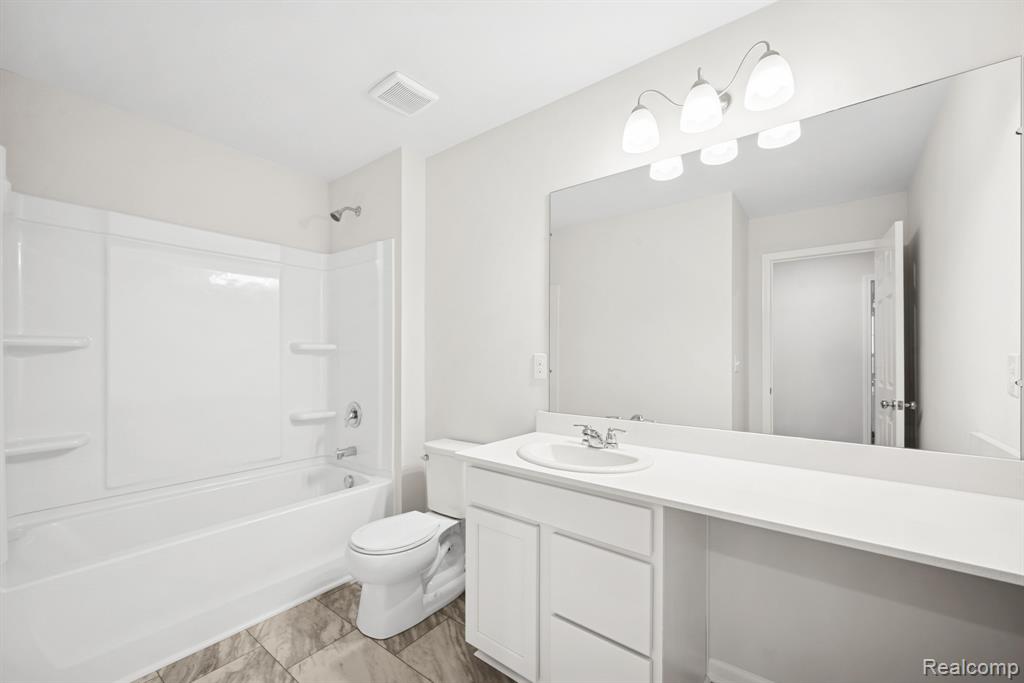 649 Swift Creek Drive, Chelsea, MI 48118 — Photo 13