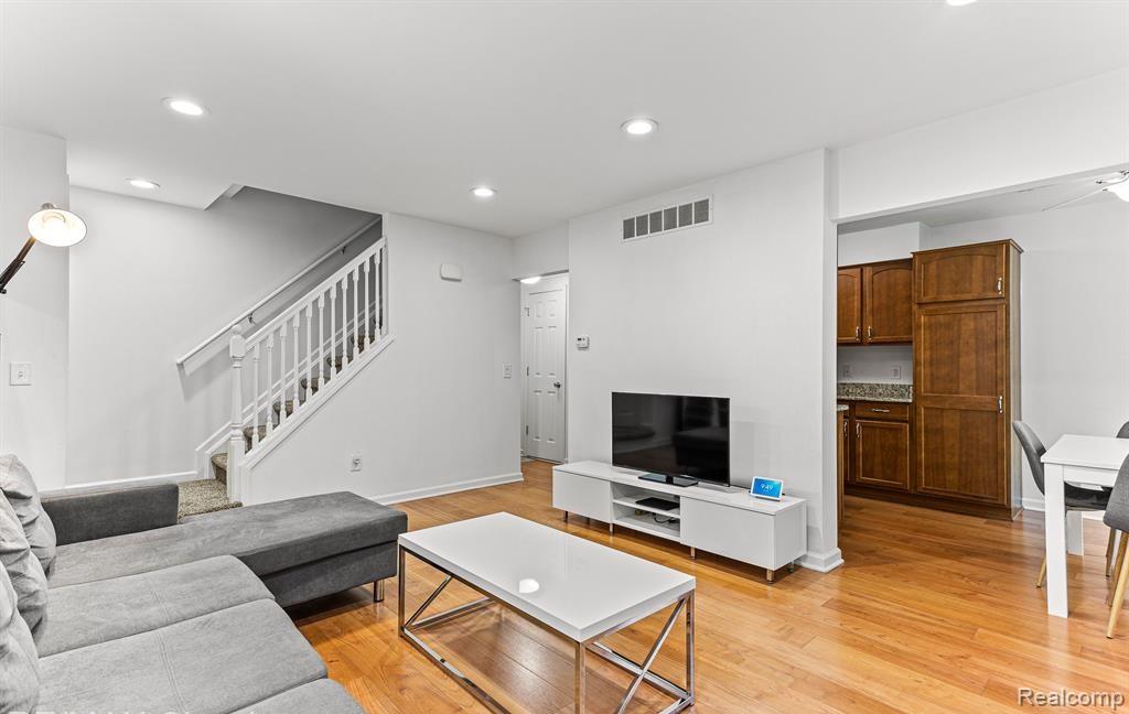47086 Auburn Court, Utica, MI 48317 — Photo 4