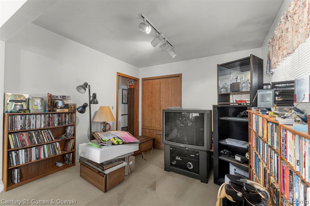 7254 Mayfair Street, Taylor, MI 48180 — Photo 9