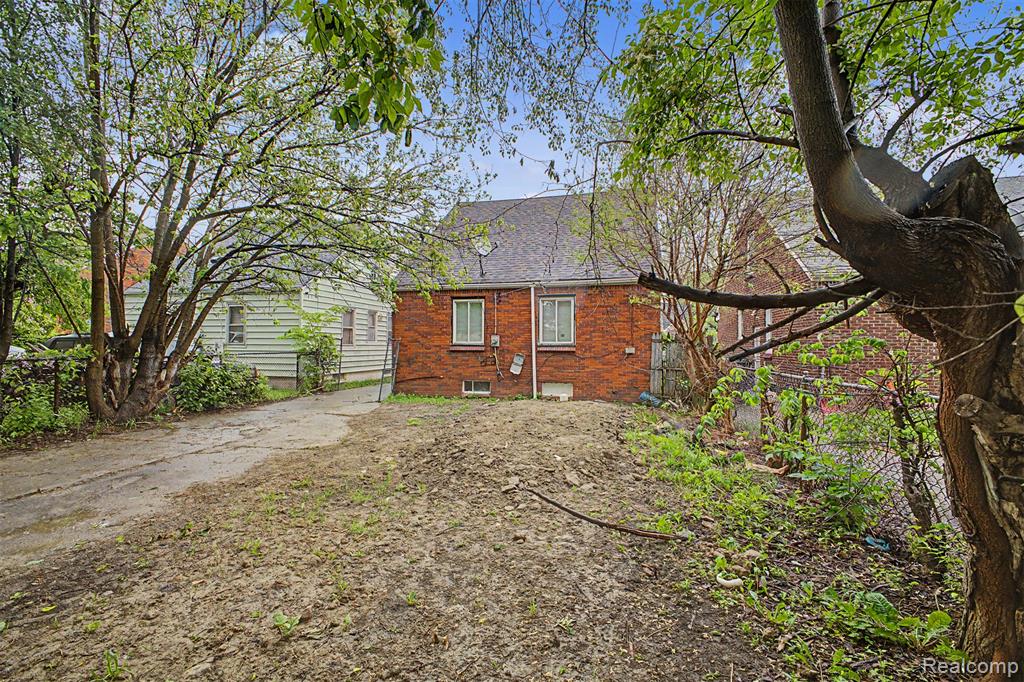 8849 Whitcomb Street, Detroit, MI 48228 — Photo 37