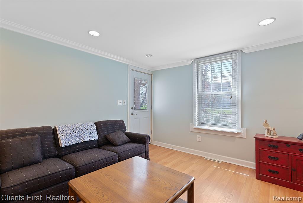 9350 BYROMAR Lane, Grosse Ile, MI 48138 — Photo 16