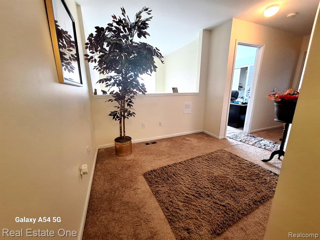 26707 ASHTON Drive, Woodhaven, MI 48183 — Photo 18