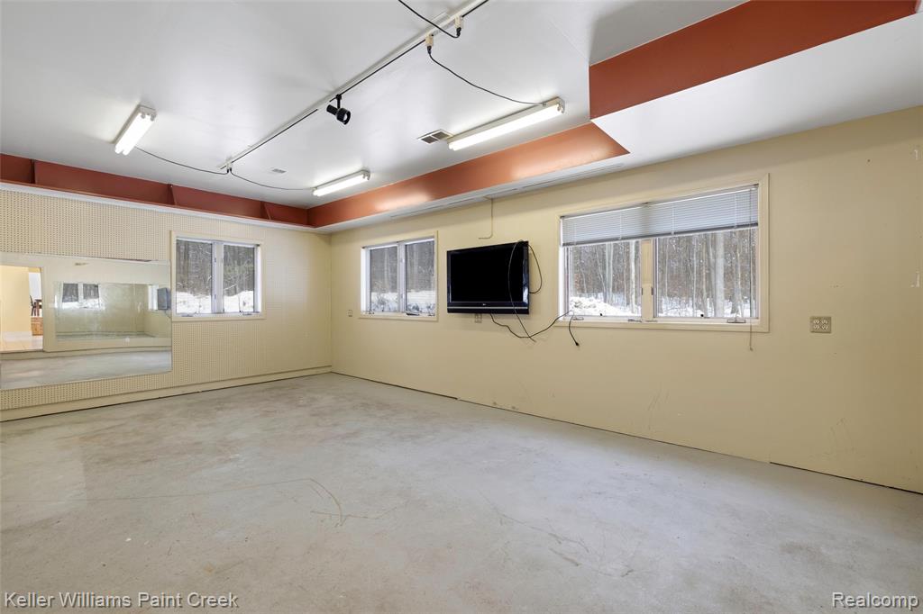 2390 Noble Road, Oxford, MI 48370 — Photo 34