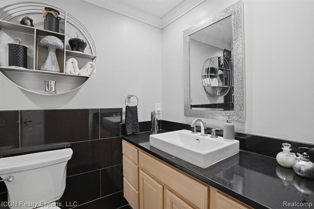 40567 Santoni Drive, Clinton Twp, MI 48038 — Photo 31