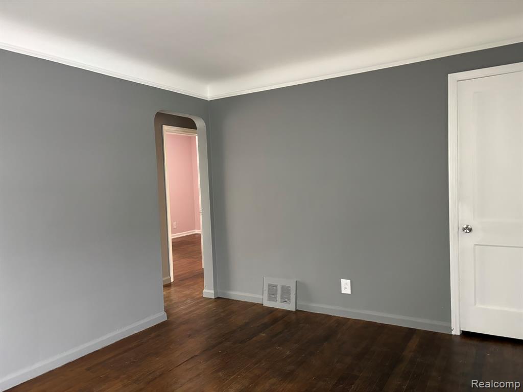 8149 Standard, Center Line, MI 48015 — Photo 4
