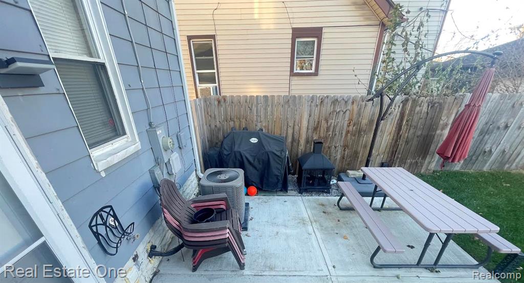 730 Cleophus Parkway, Lincoln Park, MI 48146 — Photo 30