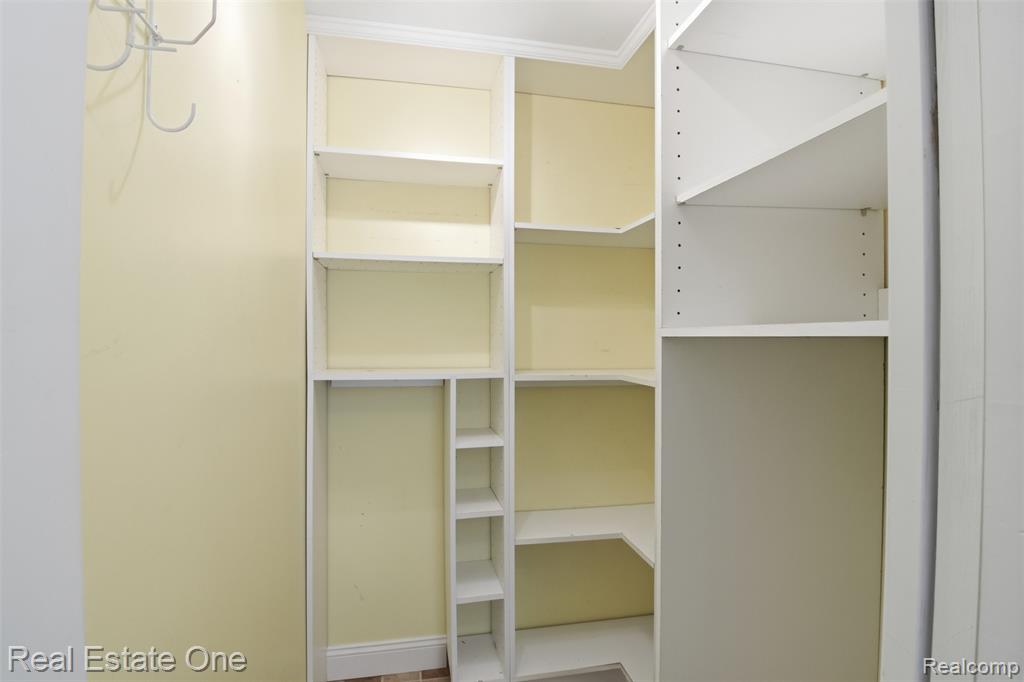4425 Gardner Street, Sterling Heights, MI 48310 — Photo 18