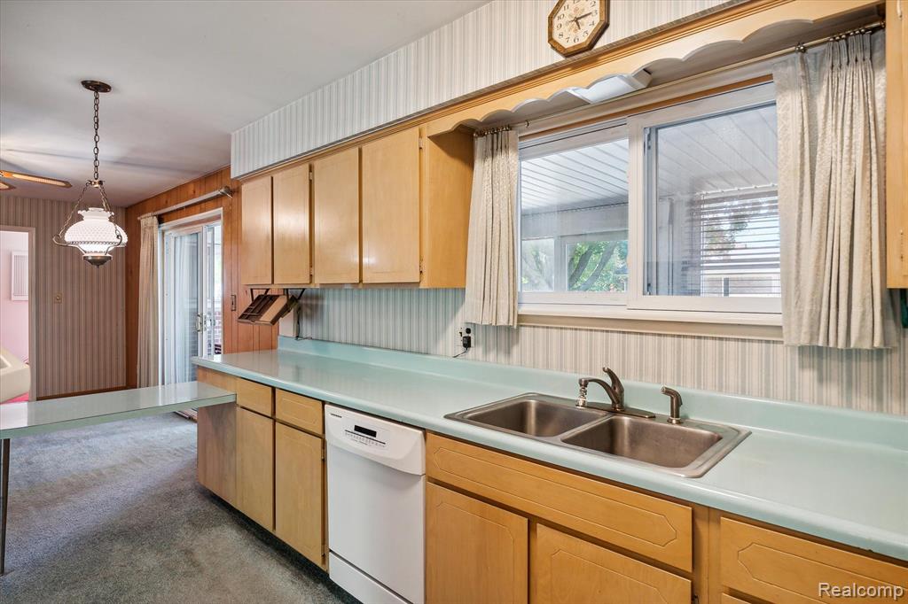 862 JUNEAU Road, Ypsilanti, MI 48198 — Photo 16