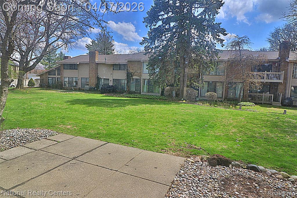 7309 Creek View Circle, West Bloomfield, MI — Photo 8
