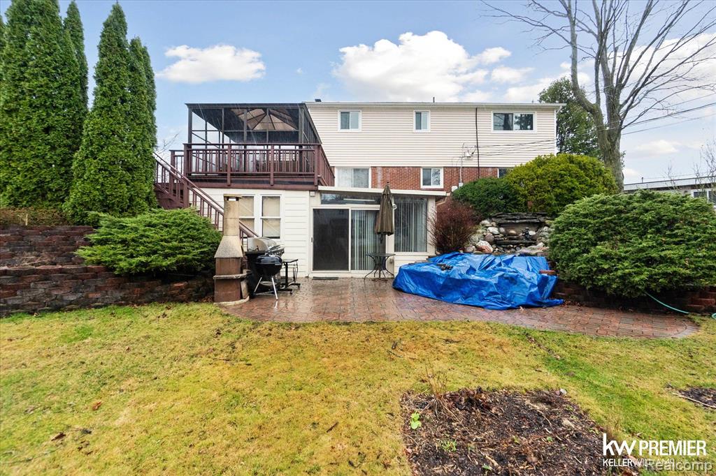 5584 Pembury Lane, West Bloomfield, MI — Photo 32