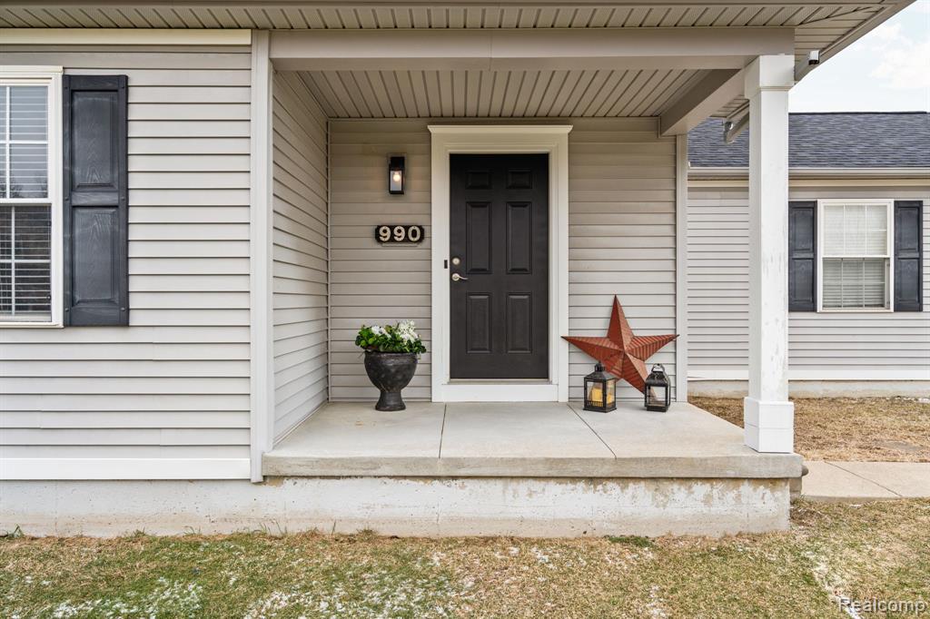 990 Waters Edge Lane, Fenton, MI 48430 — Photo 4