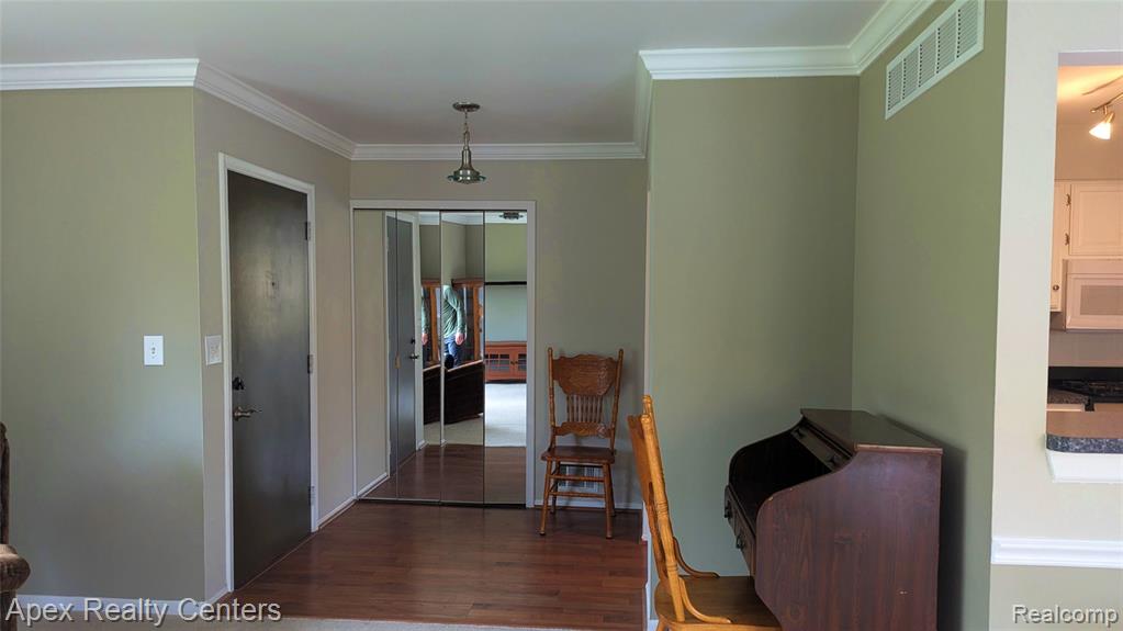 41682 Bedford Drive, Canton, MI 48187 — Photo 4