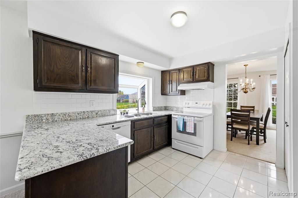 3464 Buckingham Trail, West Bloomfield, MI 48323 — Photo 13