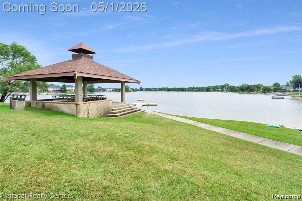 542 Bay Pointe Drive, Oxford, MI 48371 — Photo 57
