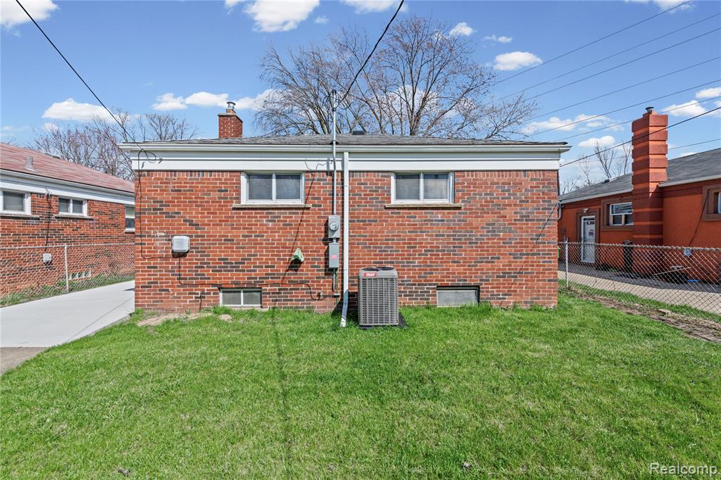 9916 Rosedale Boulevard, Allen Park, MI 48101 — Photo 6