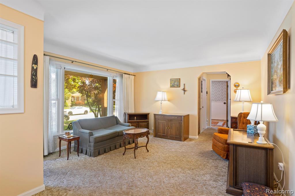 504 E LA SALLE Avenue, Royal Oak, MI 48073 — Photo 5