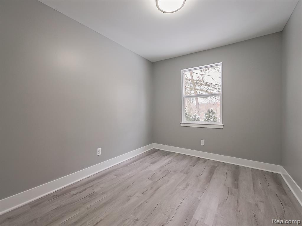 445 Granda Vista Drive, Milford, MI 48380 — Photo 12