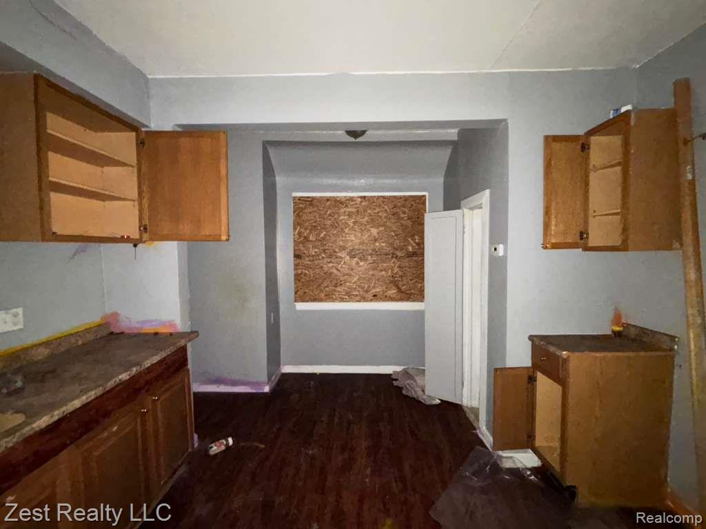 9206 PINEHURST Street, Detroit, MI 48204 — Photo 4