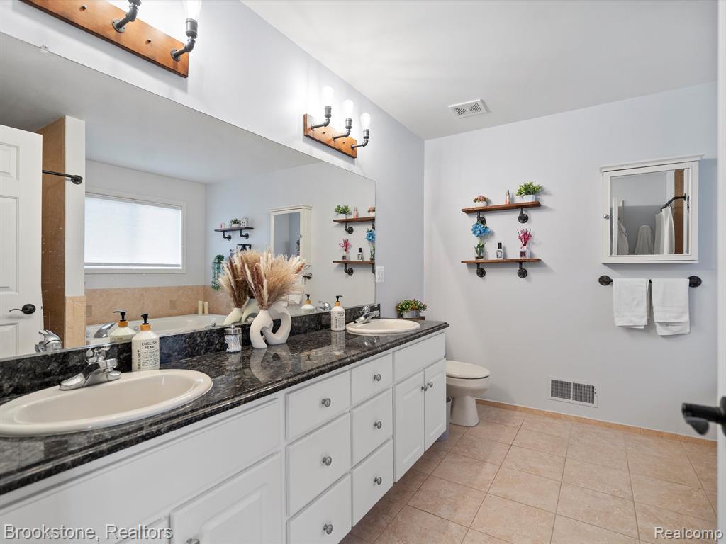 50629 NESTING RIDGE Drive, Macomb, MI 48044 — Photo 31