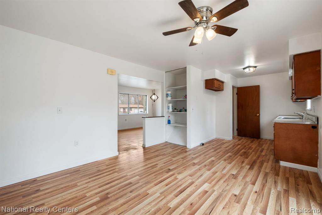 5691 Lake Grove Drive, White Lake, MI 48383 — Photo 10